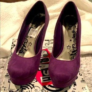 Purple faux suede platform heel. NWT. 6.5